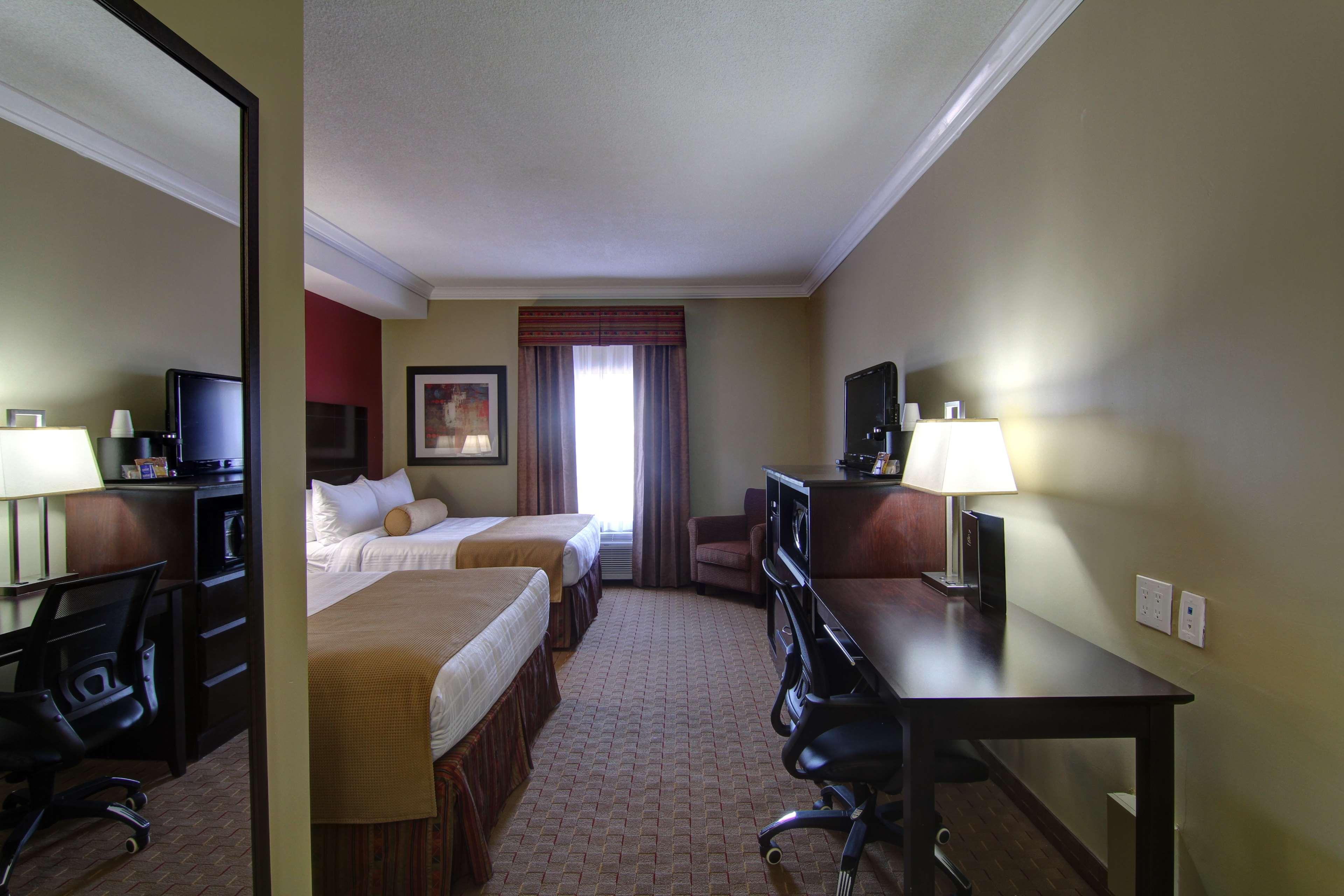 Best Western Plus Bowmanville Exteriör bild