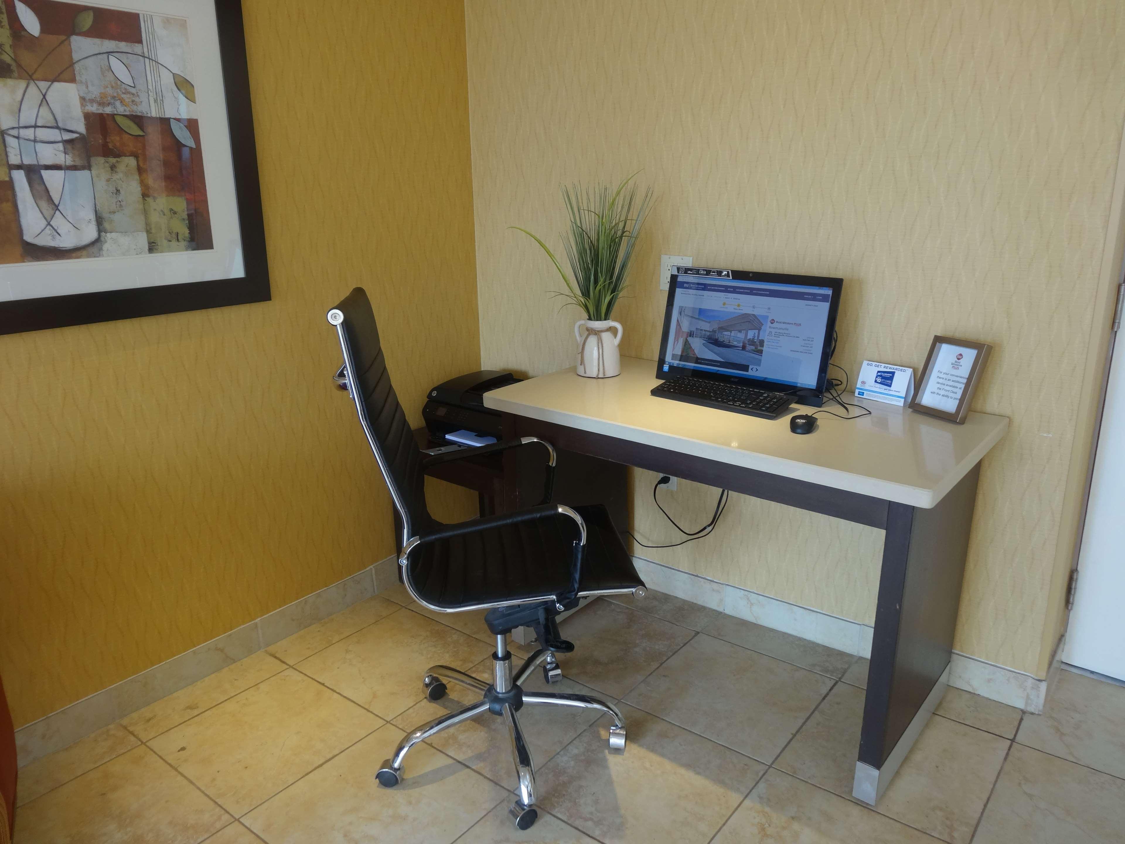 Best Western Plus Bowmanville Exteriör bild