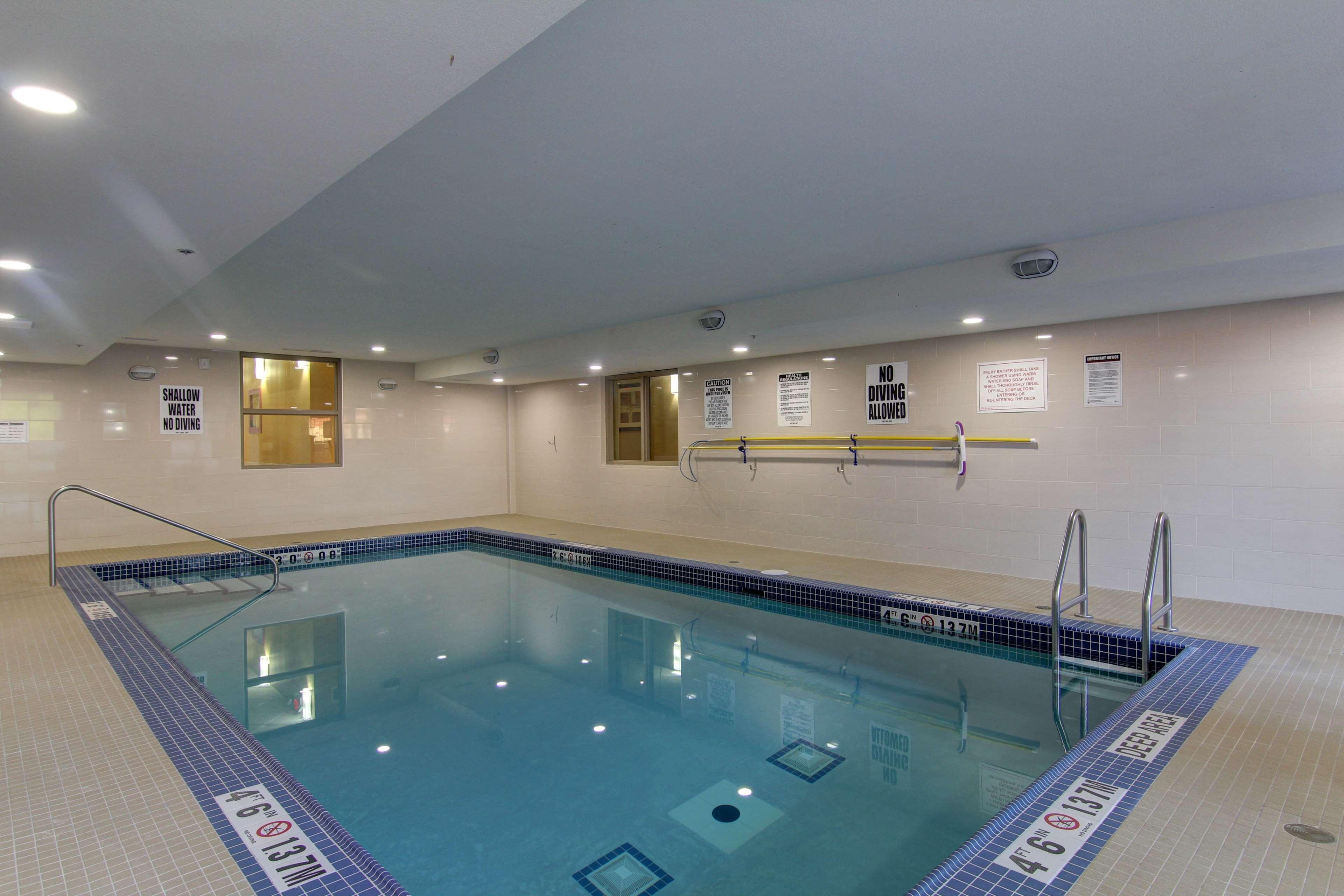 Best Western Plus Bowmanville Exteriör bild