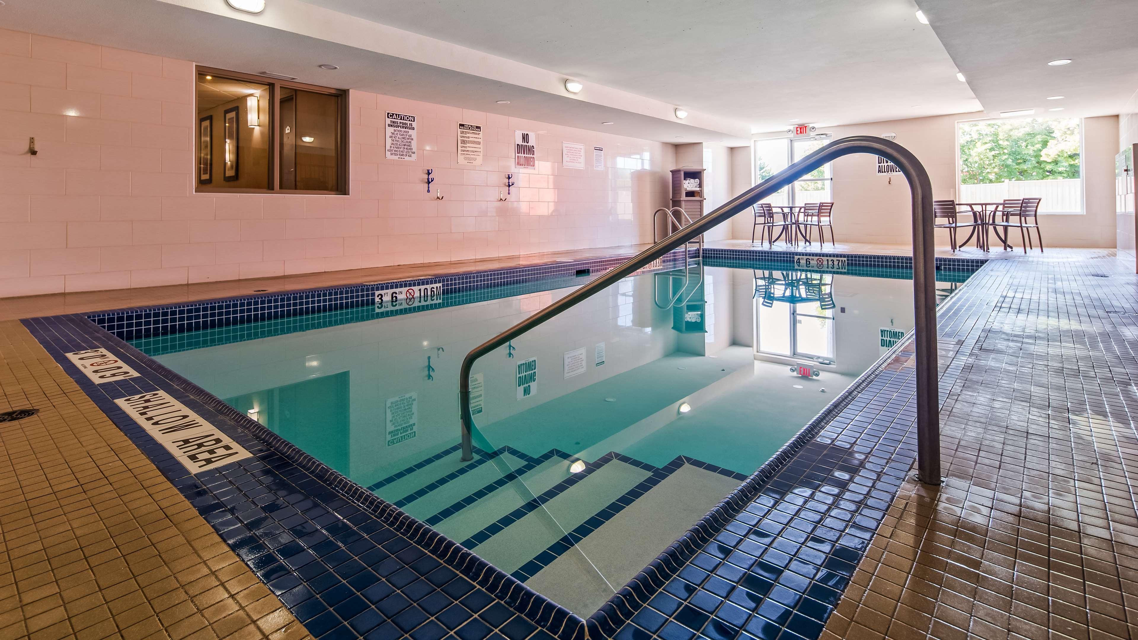 Best Western Plus Bowmanville Exteriör bild