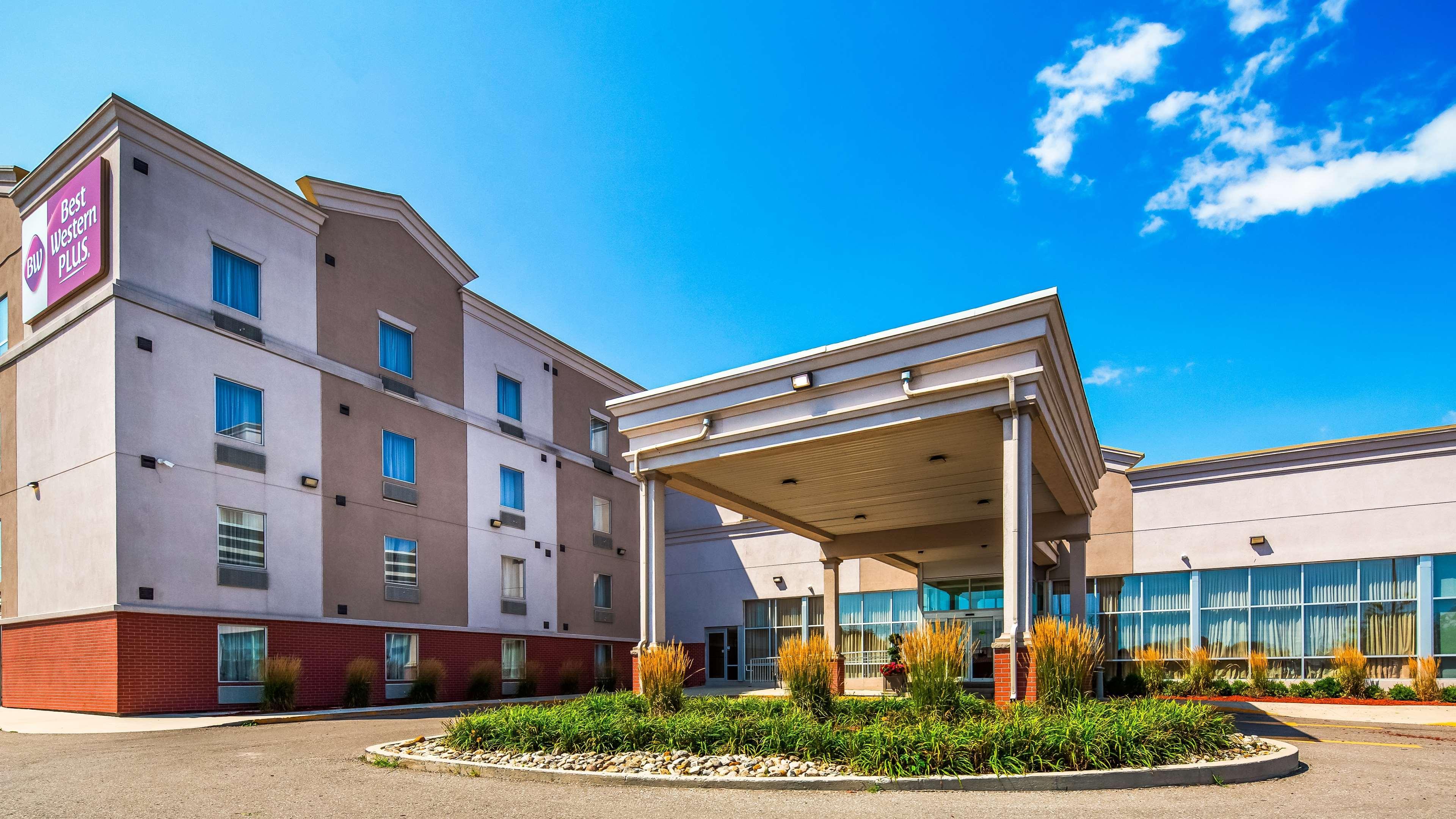 Best Western Plus Bowmanville Exteriör bild