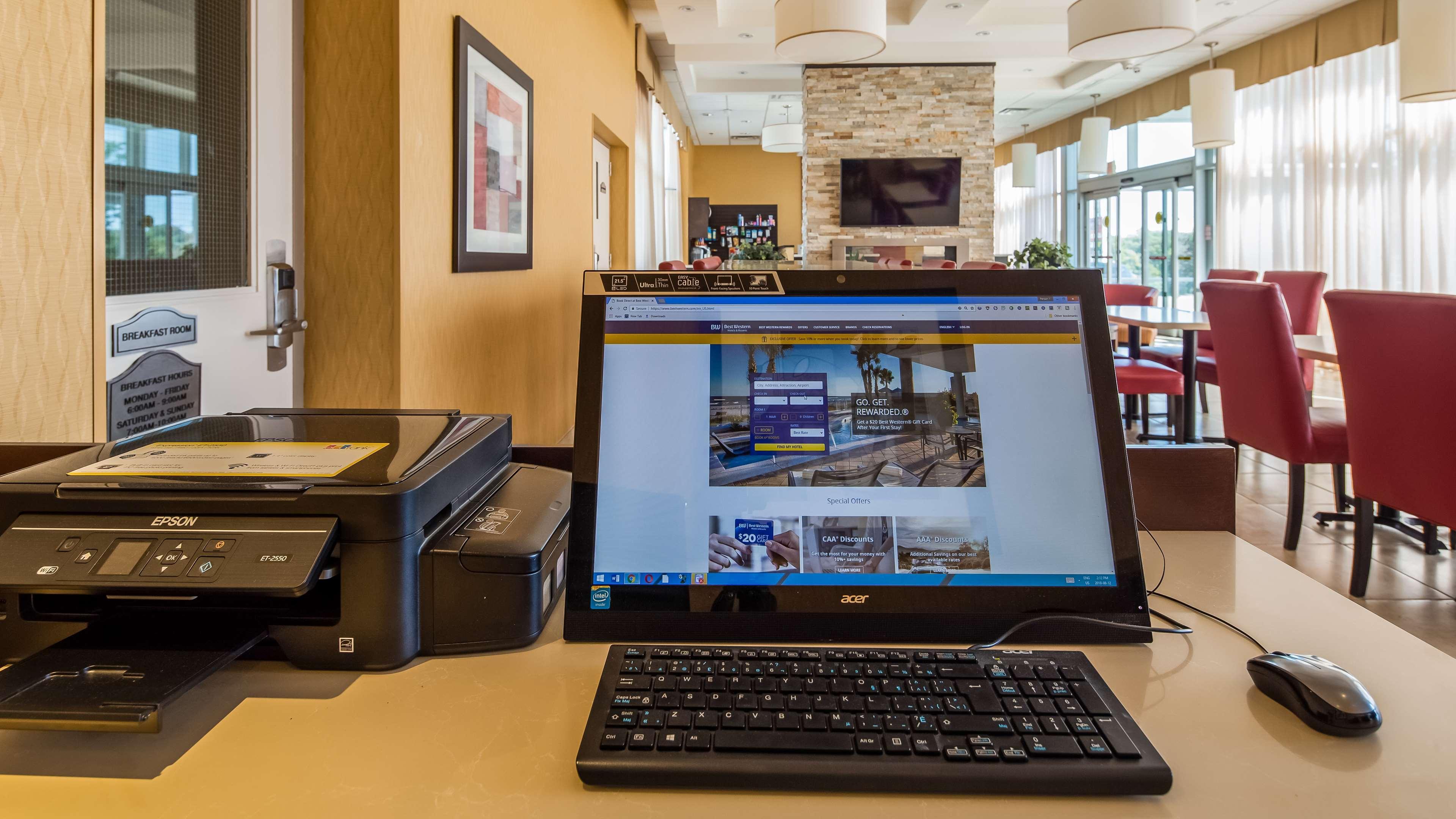 Best Western Plus Bowmanville Exteriör bild