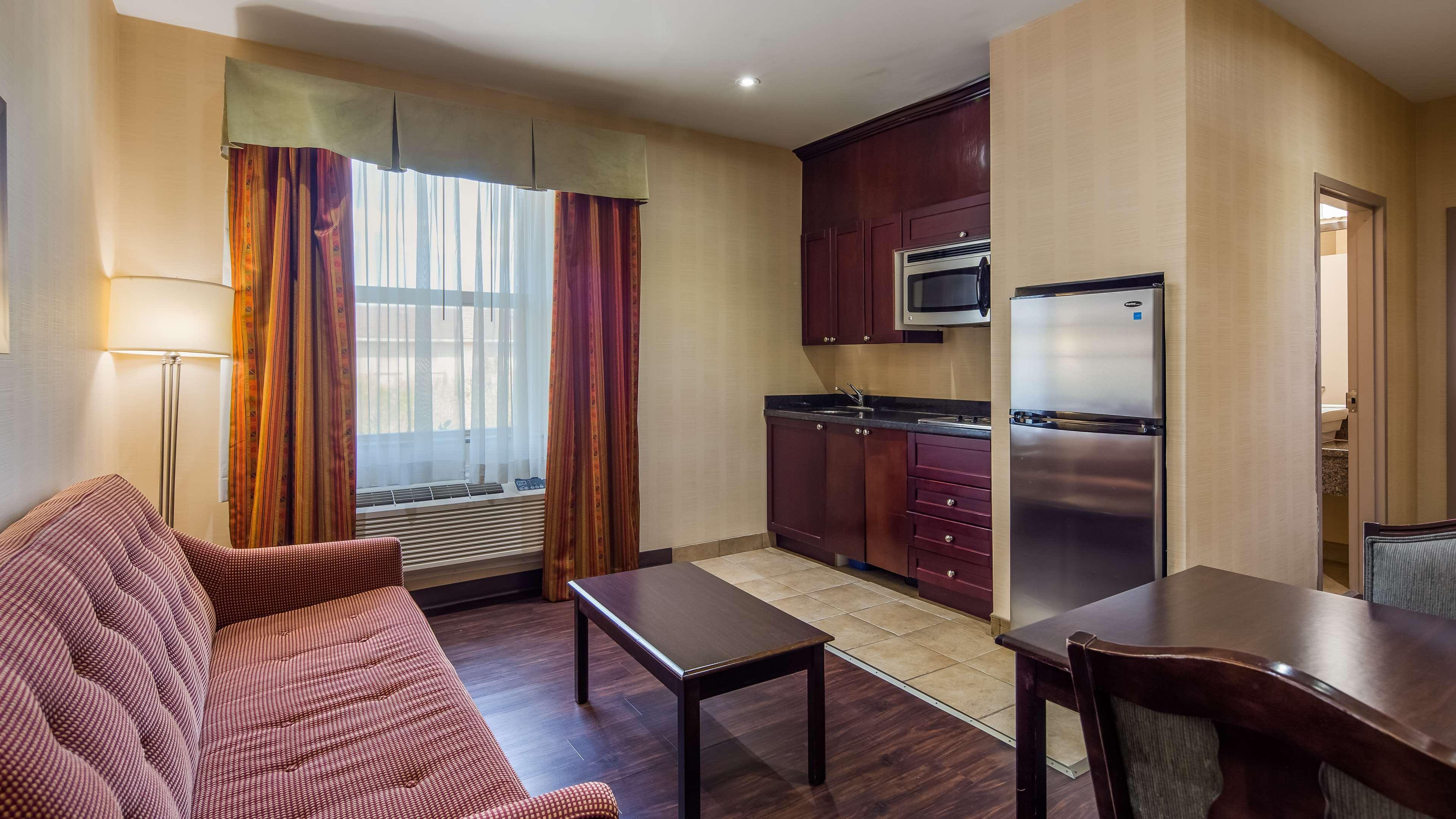 Best Western Plus Bowmanville Exteriör bild