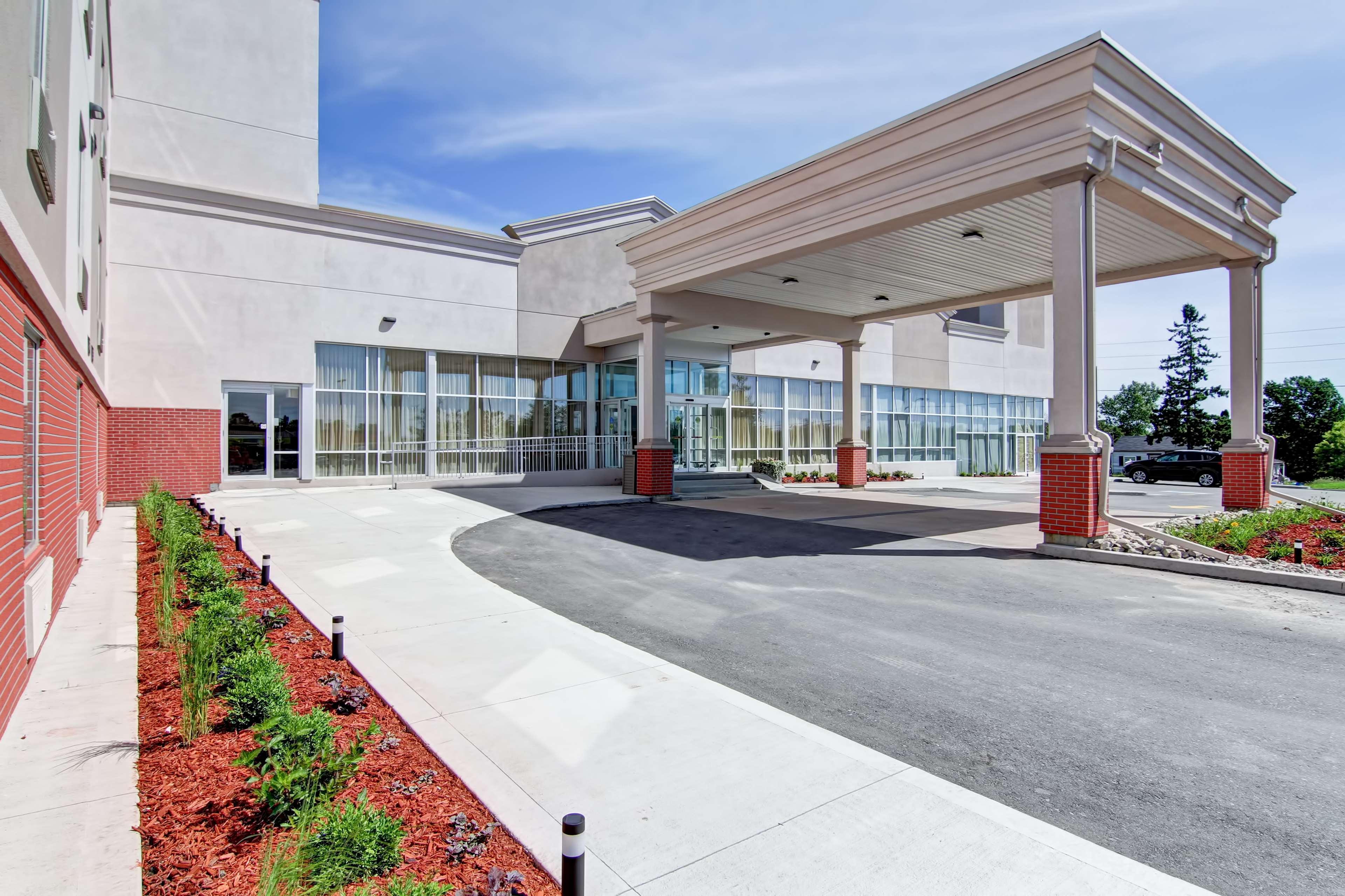 Best Western Plus Bowmanville Exteriör bild