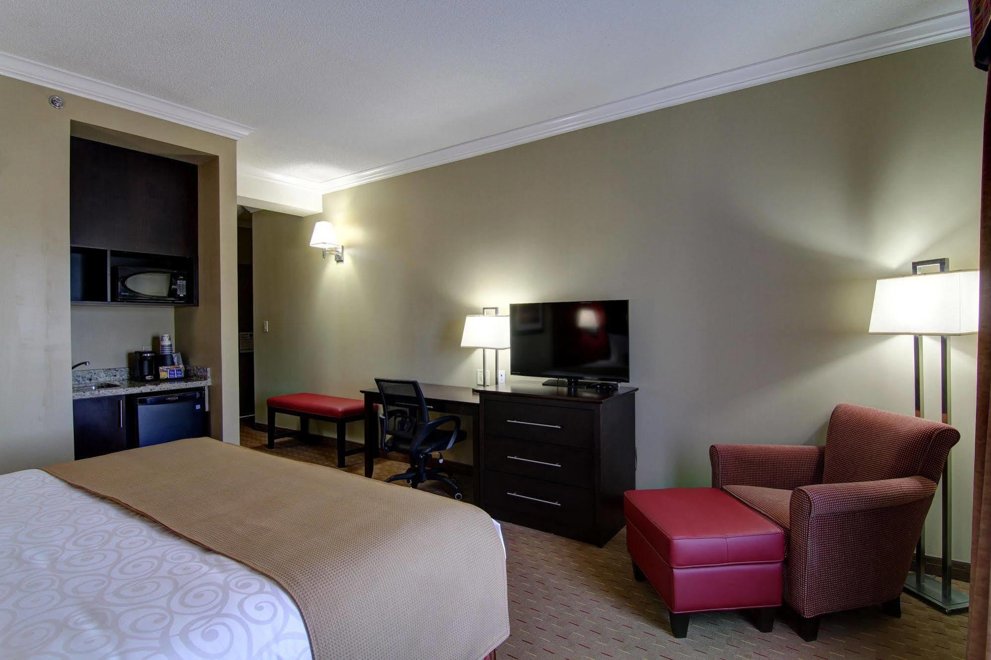 Best Western Plus Bowmanville Exteriör bild
